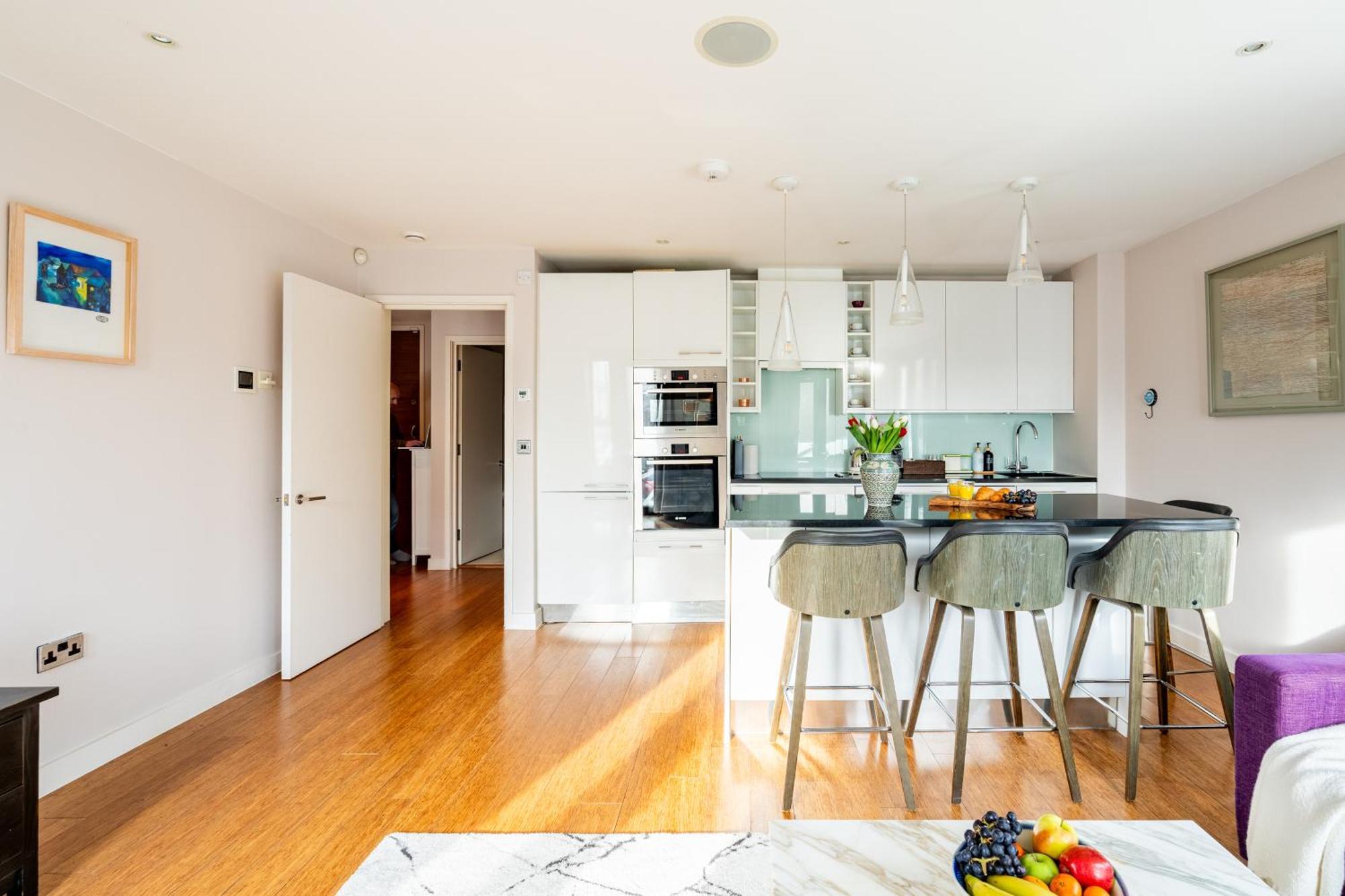 Apartamento King Beds With En-suite, Private Balcony And Elevator By Iconic Portobello Market