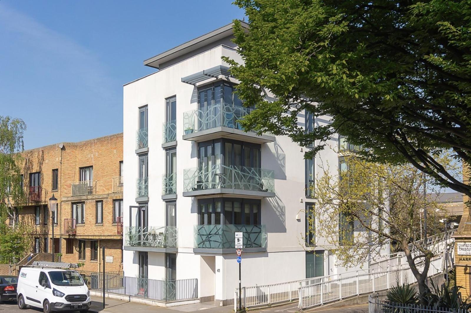 King Beds With En-suite, Private Balcony And Elevator By Iconic Portobello Market Londres